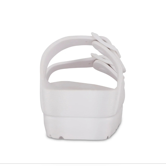 Mia platform slides - Picture 2 of 6